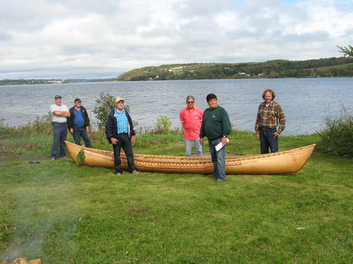 The new canoe was built in the older style